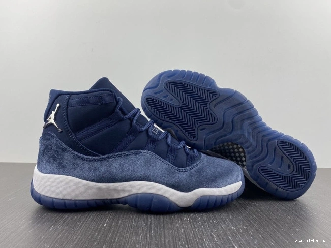 Rep MIDNIGHT NAVY JORDAN AIR AR0715-441 WMNS 11 VELVET 0807